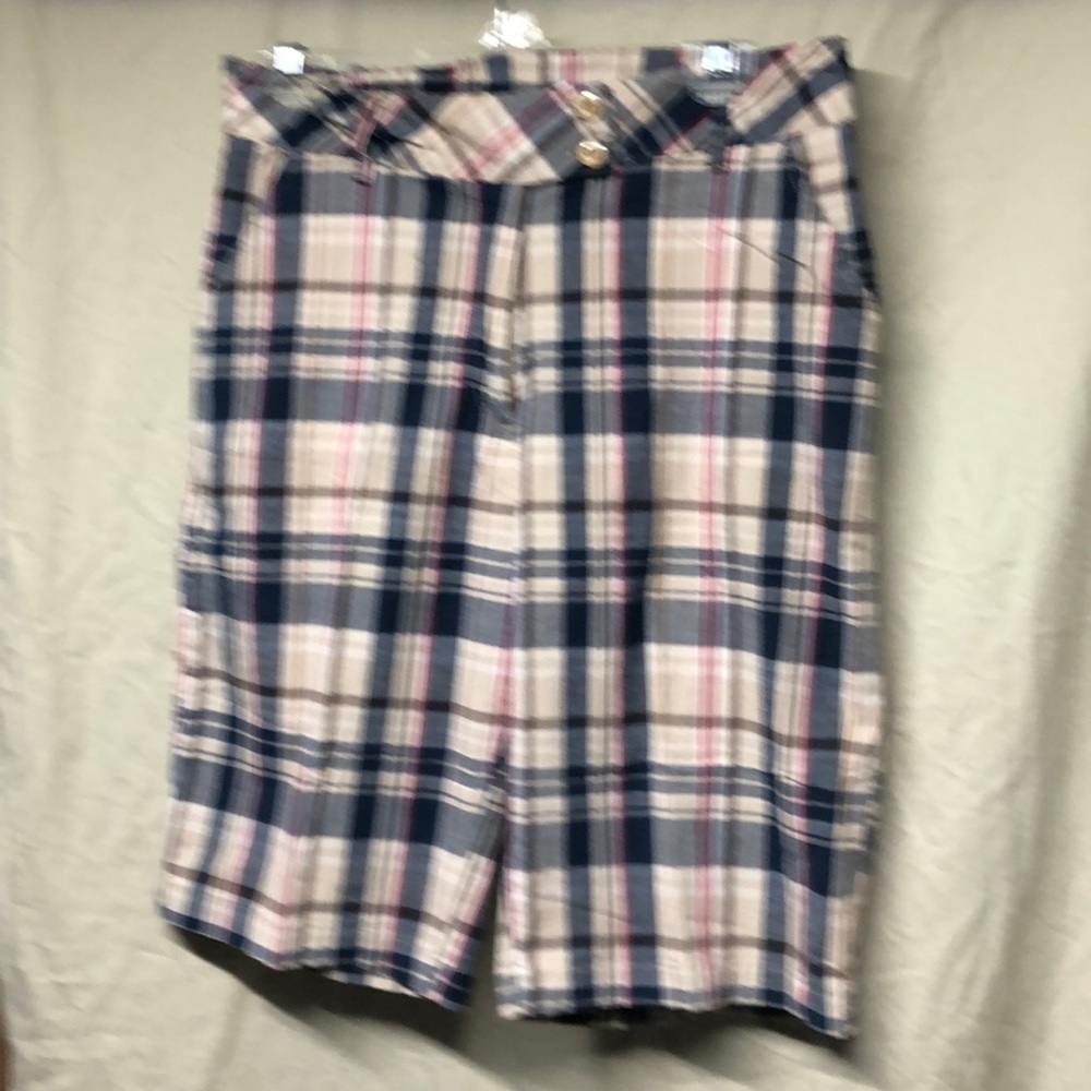 M&E Plaid Bermuda shorts‎